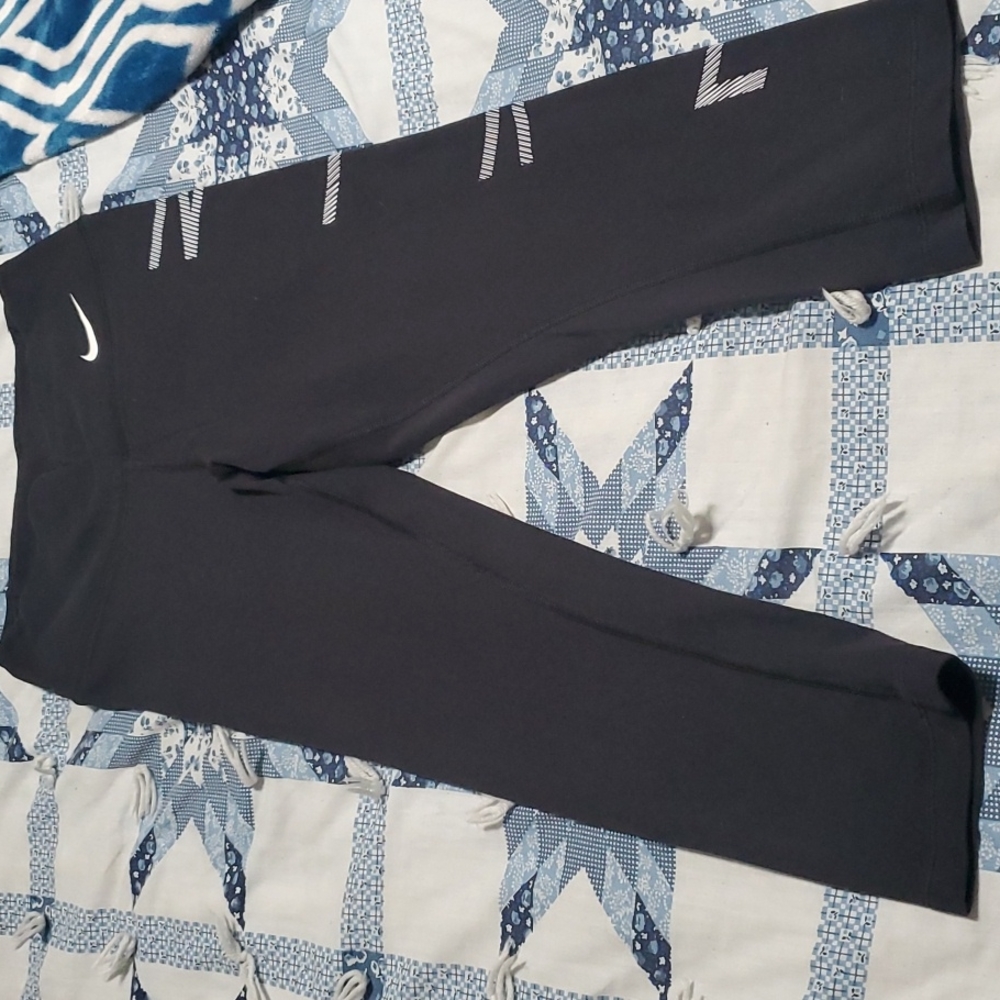 Nike Black Capri leggings Dri-fit XS